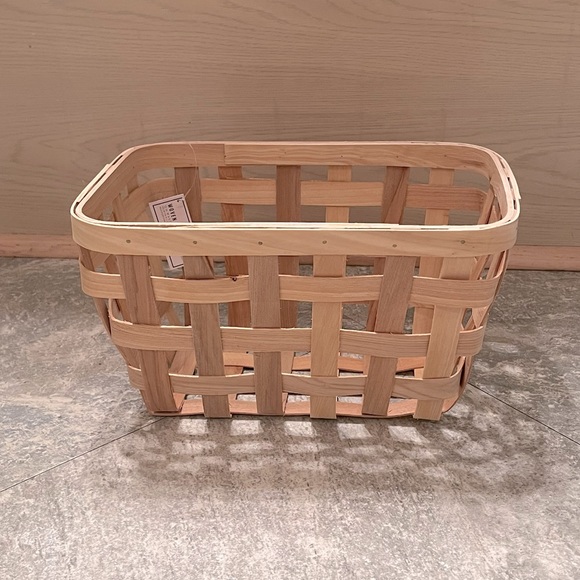 🆕 Target Handcrafted Farmhouse Woven Decorative Storage Basket Bin - Picture 8 of 14